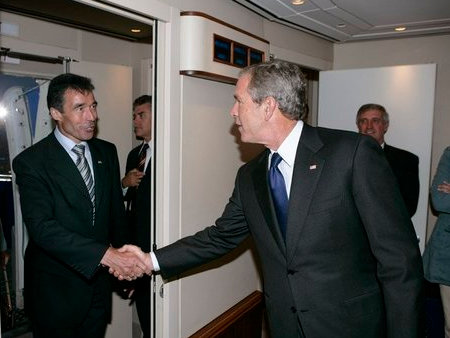 Anders Fogh Rasmussen (hier mit US-Prsident Bush)