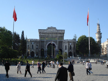 Die Universitt in Istanbul: Die lteste Uni der Trkei